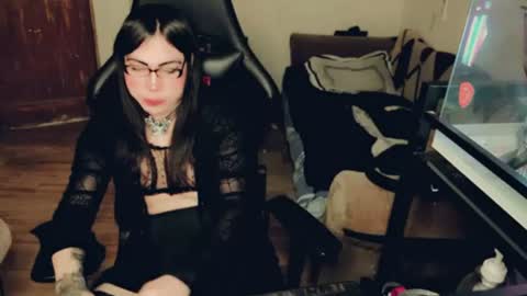 evelyn420521 online show from July 31, 6:30 pm