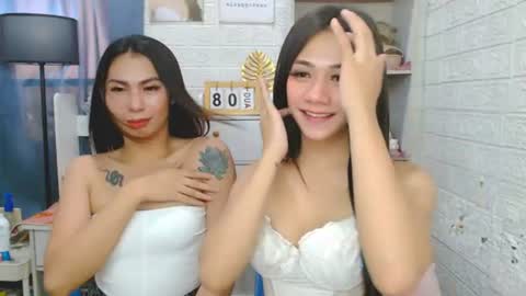 exotictssavie online show from August 8, 1:01 am