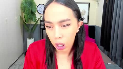 Suki online show from December 14, 5:30 pm