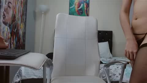 extrella_latina22 online show from December 31, 10:23 pm