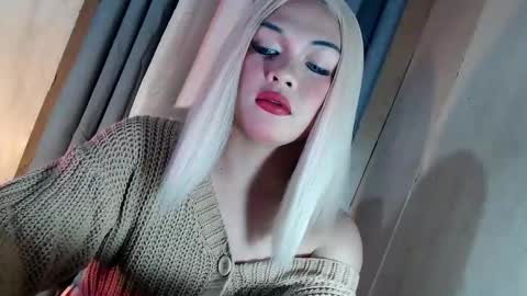 DANIELLA - DONT FORGET TO GIVE ME A THUMBSU UP online show from March 15, 8:06 am