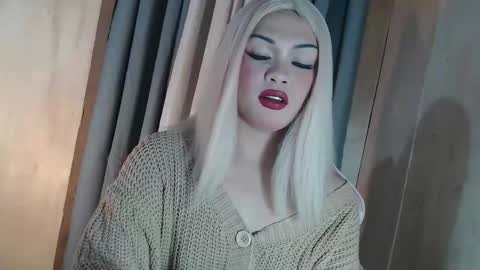 DANIELLA - DONT FORGET TO GIVE ME A THUMBSU UP online show from April 13, 10:52 am