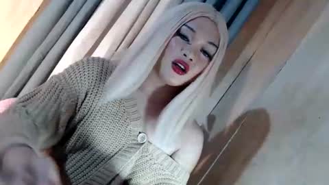 DANIELLA - DONT FORGET TO GIVE ME A THUMBSU UP online show from June 19, 4:11 pm