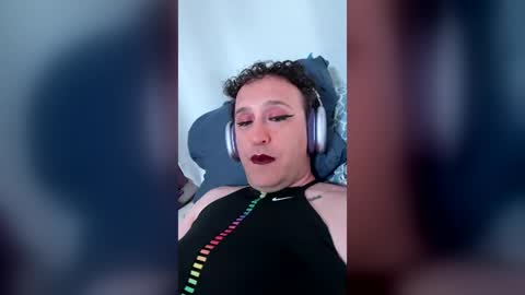Bobbi EnFemme online show from July 17, 6:41 am