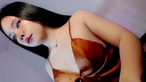 elle online show from July 1, 5:02 pm