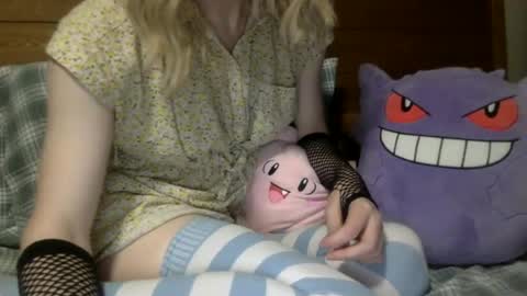 fenn88_ online show from July 16, 3:45 am