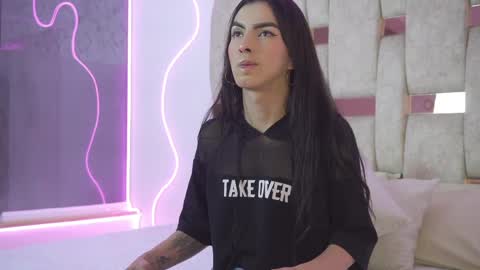 fernanda_thail_ online show from April 6, 8:42 pm