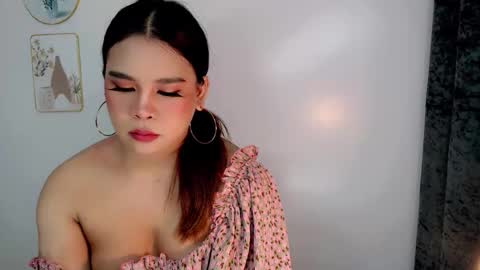 Jasmine online show from June 5, 9:54 pm
