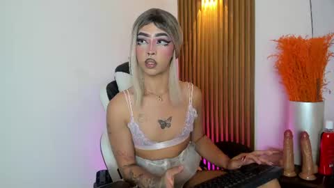 Flor  online show from June 25, 5:12 am