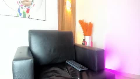  Flor  online show from July 2, 3:45 am