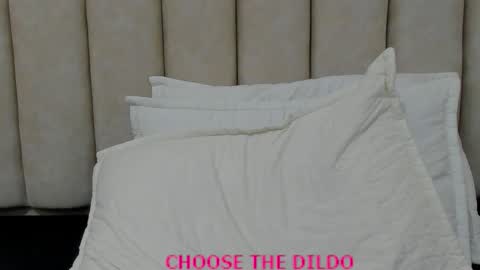 FREYA online show from November 15, 9:35 pm