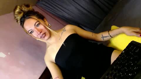 sweetyJENNY online show from January 17, 5:11 am