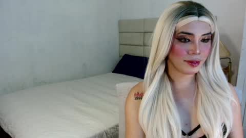 MISS NEILLY online show from November 6, 11:54 am