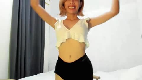 fuckingsexy143 online show from June 7, 2:52 am