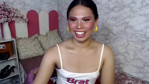 fuschiafucker online show from February 19, 5:16 am