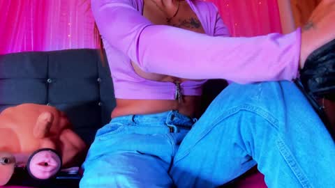 geraldinesuaan online show from January 14, 10:17 am