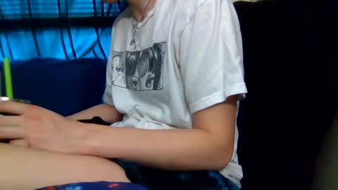 SrirachaSwitchblade  online show from November 25, 9:17 pm