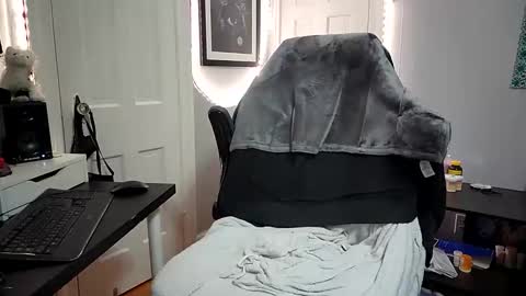 Gina James online show from November 12, 9:25 pm