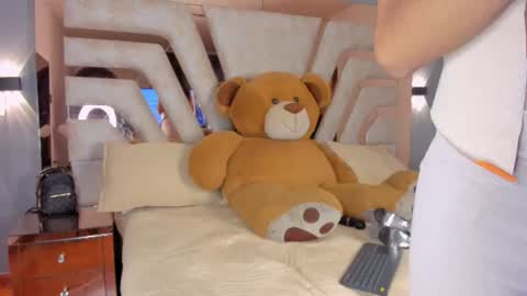 gio_gray online show from June 12, 4:00 am