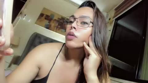 urGIRL online show from June 10, 7:02 pm