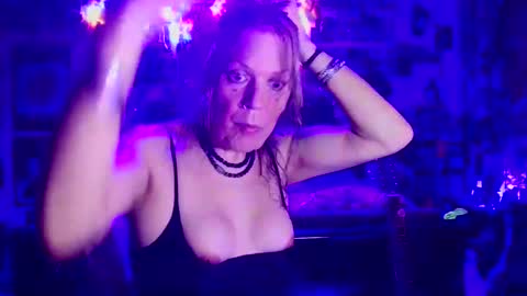 Gia  online show from September 9, 4:00 am