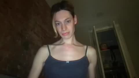 Snapshot of goddess_larz chatting on March 5, 1:59 am goddess_larz online show from March 5, 1:59 am