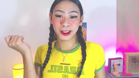 Kyla and Nian online show from November 17, 7:52 am