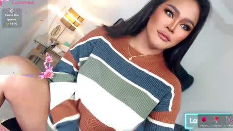 Miss Anna online show from December 3, 4:00 pm