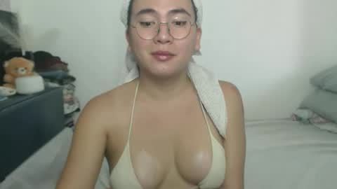 bella online show from April 18, 3:52 am