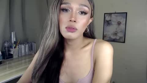 Lily is Gold online show from November 5, 5:07 am