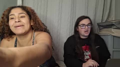 Snapshot of goodgrl1799 chatting on February 25, 4:24 am goodgrl1799 online show from February 25, 4:24 am