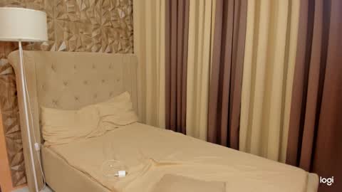 RIANA online show from March 2, 8:03 pm