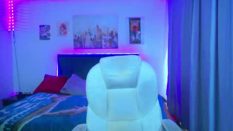 goth_minerva online show from June 5, 1:50 pm