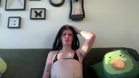 gothdollrubee online show from December 16, 9:03 am