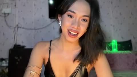 Jade online show from August 2, 1:33 pm
