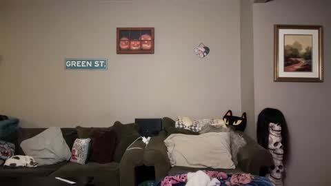 Snapshot of greenxxxqueen chatting on December 28, 7:11 am SexQueen Nikki online show from December 28, 7:11 am