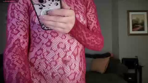 SexQueen Nikki online show from June 19, 4:28 am