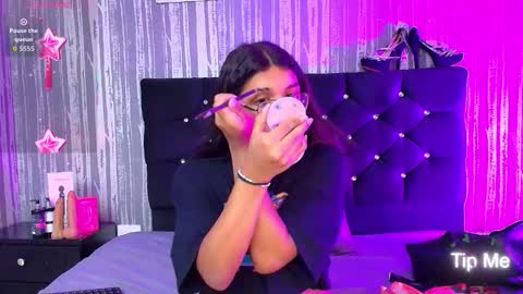 Snapshot of hailey_johnsonn chatting on October 30, 1:21 pm hailey_johnsonn online show from October 30, 1:21 pm