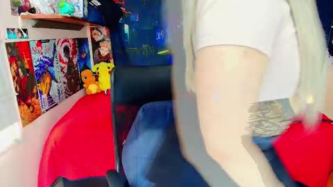 Haku Please help me with your thumbs up its important  online show from November 14, 2:03 pm