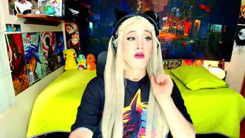 Haku Please help me with your thumbs up its important  online show from December 1, 8:11 pm