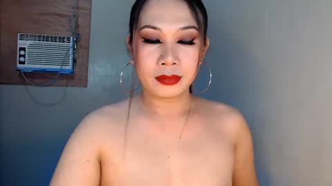 Hannah online show from June 15, 4:14 am
