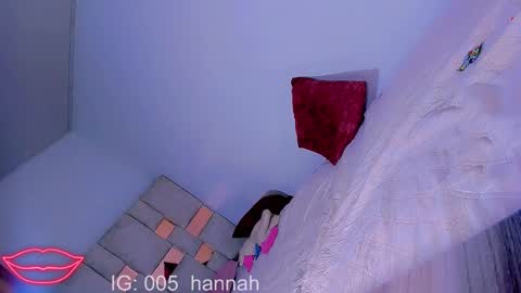 hannahsmit_ online show from December 15, 11:49 am