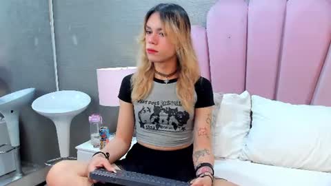 hannatayllor online show from July 4, 4:29 am