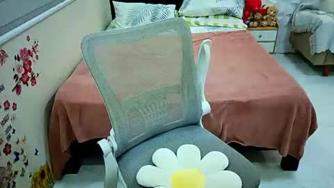 happy_mealxx online show from August 3, 9:04 am