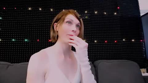 Miss Hardy online show from June 27, 5:56 am