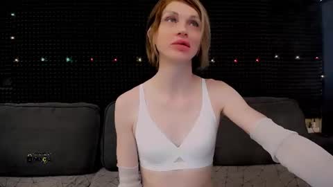 Miss Hardy online show from June 28, 5:13 am