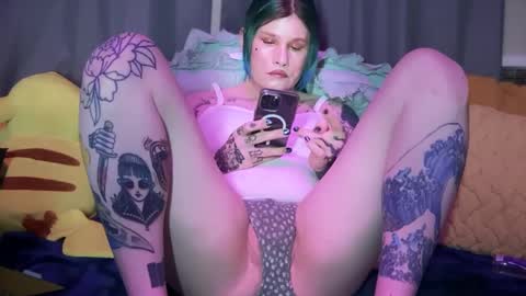 Saoirse online show from September 27, 5:27 am