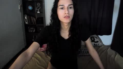 helena_spellman online show from March 26, 9:35 am