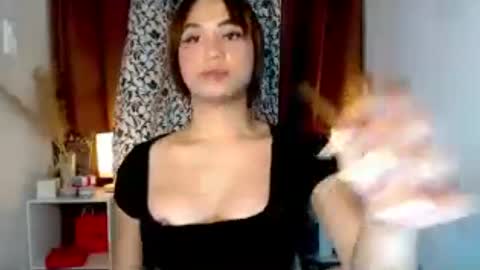 hoelymarie online show from July 4, 7:25 am