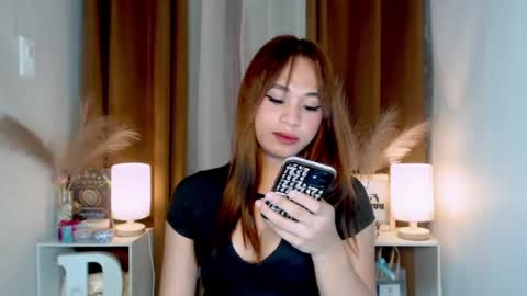 hoelymarie online show from July 28, 3:21 pm